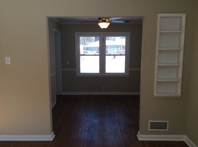Building Photo - Indianapolis West side - 4 BR home