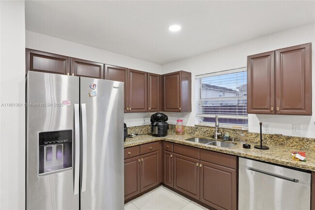 Building Photo - 14804 SW 155th Pl