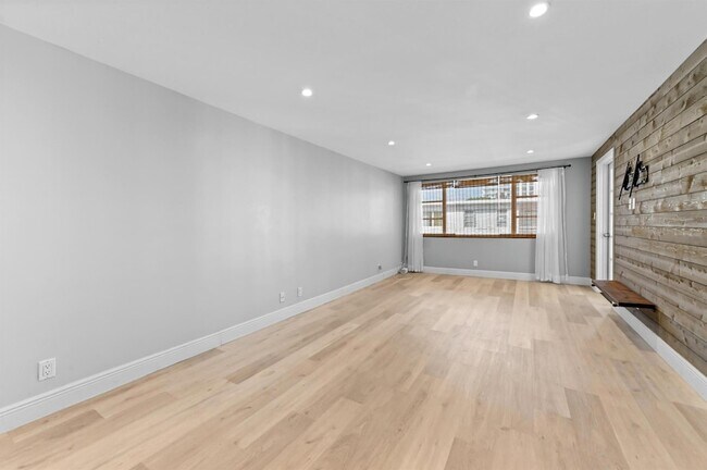 Building Photo - 4500 N Flagler Dr