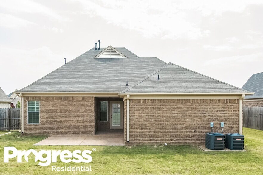 Building Photo - 8985 Gavin Dr