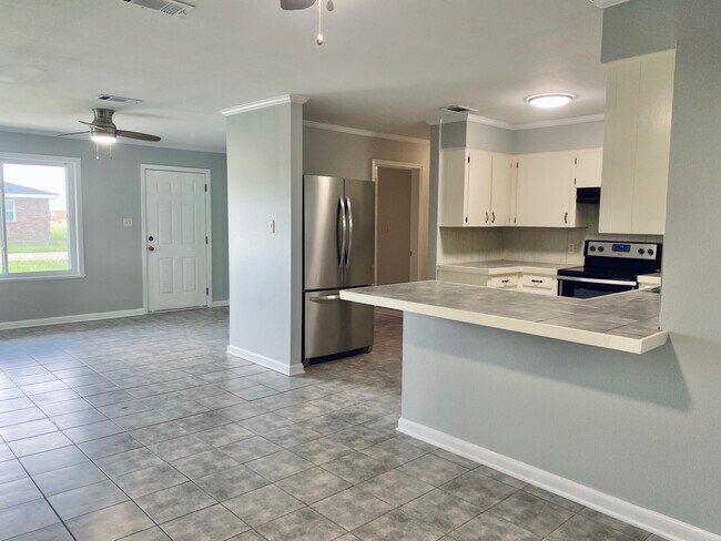Building Photo - 15135 Montecino Dr