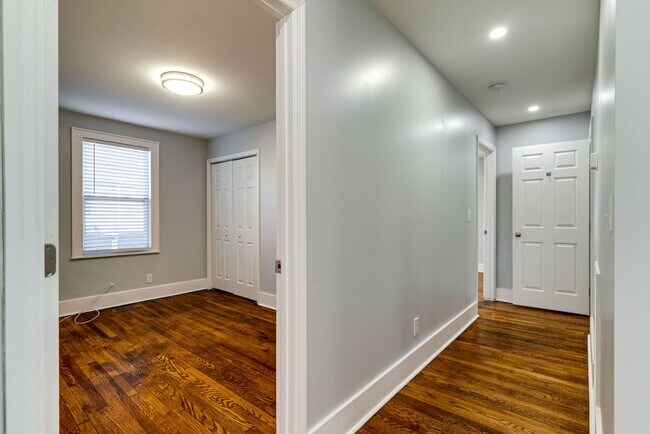 Building Photo - Spacious 4 Bed/ 3.5 Bath Home in Madison w Detached Office and Full Bath, 2 Car Garage, 1/2 acres...