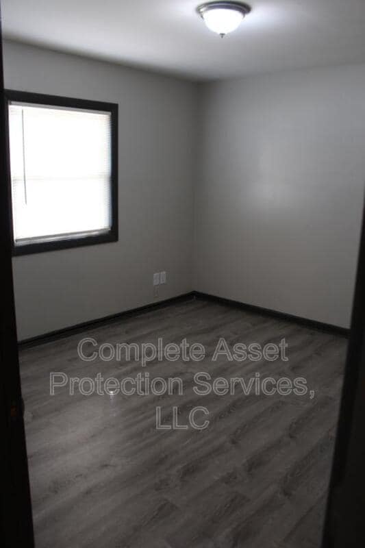 Building Photo - 7752 Catalpa Ave