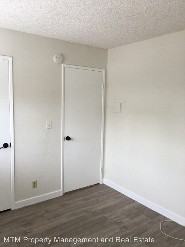 Building Photo - 4568 Altadena Ave