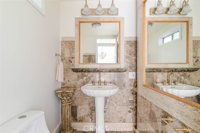 Building Photo - 2138 N Frederic St