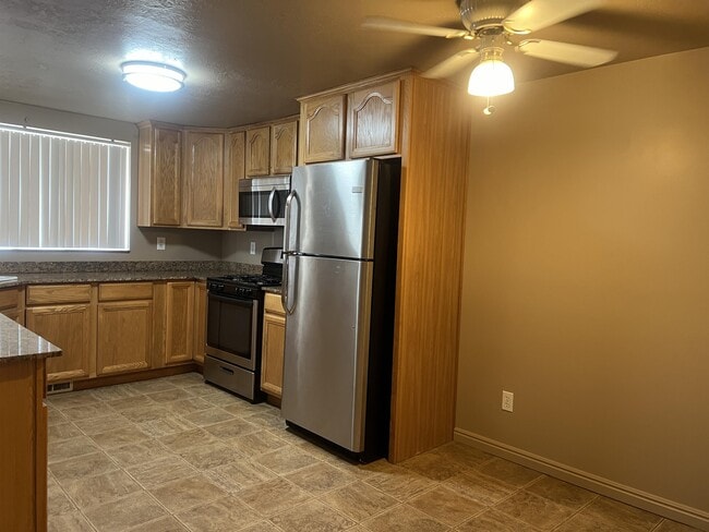 Building Photo - 798 S Coleman St