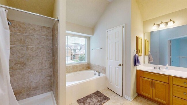 Building Photo - 4307 Spring Hill Drive