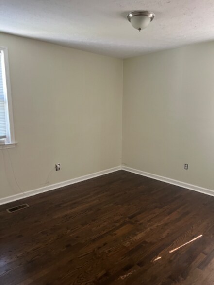 Building Photo - 5925 Carl Pl