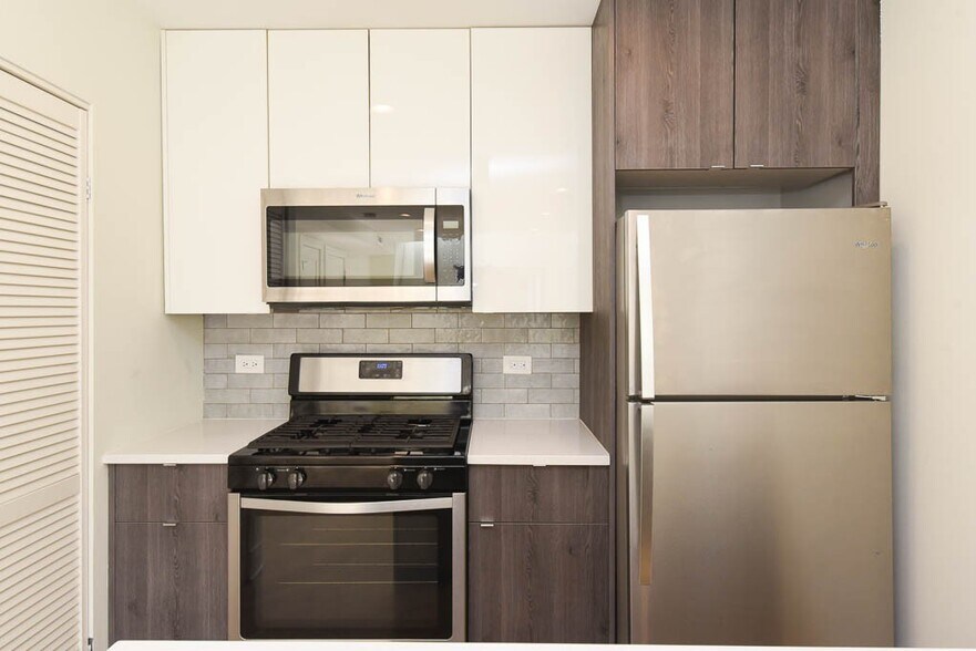 Building Photo - 843 W Grace St