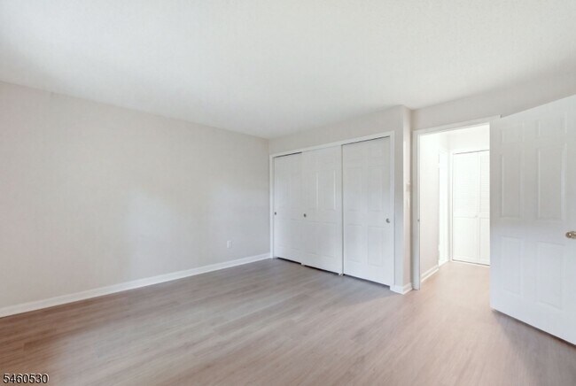 Building Photo - 125 Smithfield Ct