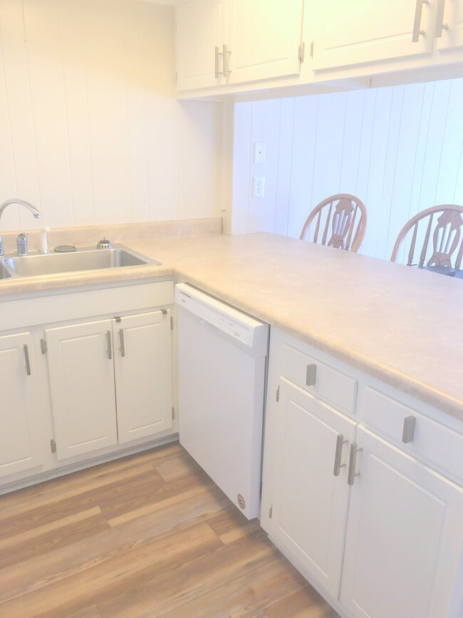 Condo 102 - 7 Foxfire Blvd