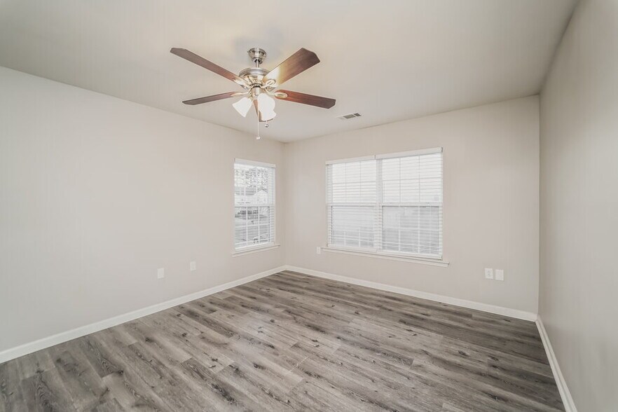 Building Photo - 507 Waterlemon Way