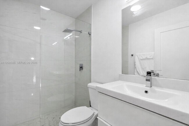 Building Photo - 342 NW 114th Ave