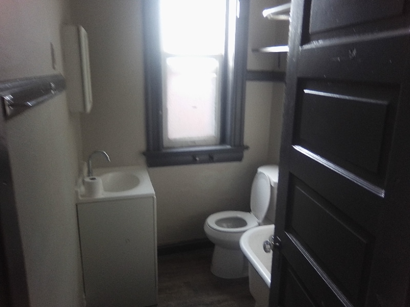 Building Photo - 5803 S Broadway