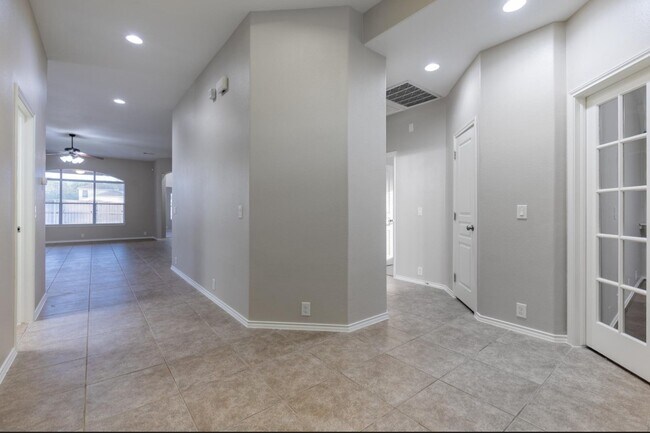 Building Photo - 5402 Hickory Harvest Dr