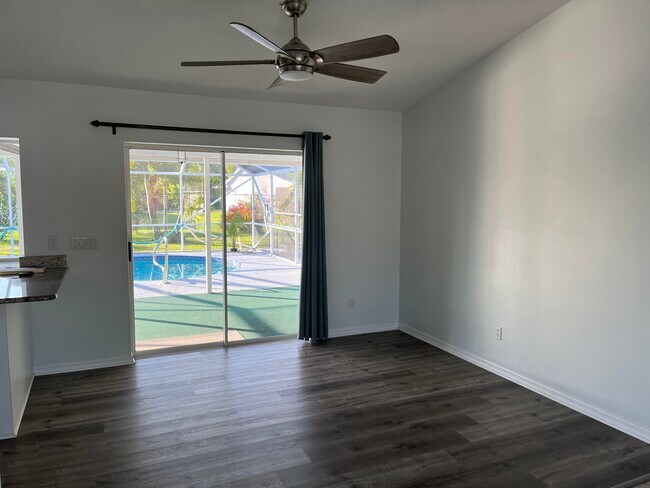 Building Photo - 1911 SE Gaskins Cir