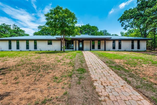 Primary Photo - 2215 Lake Sharon Dr
