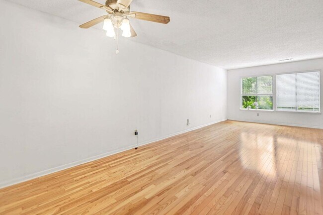 Building Photo - 1161 Shadow Lake Cir