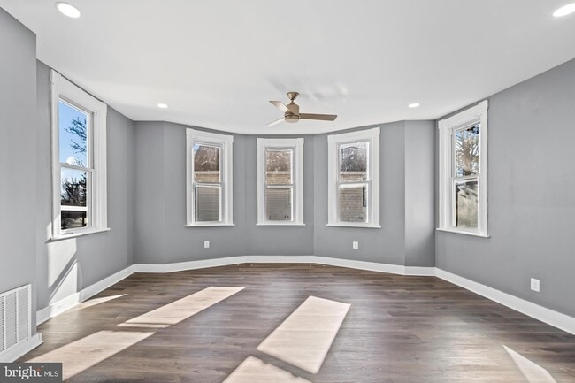 Building Photo - 3014 Royston Ave