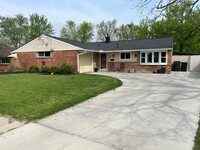 Building Photo - Ranch House in Sharonville