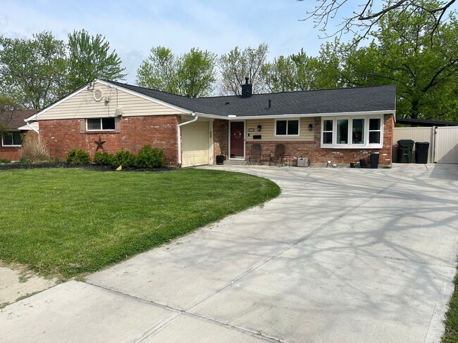 Primary Photo - Ranch House in Sharonville