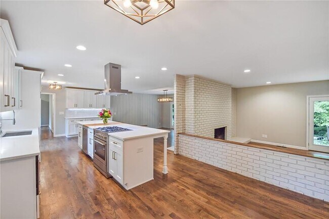 Building Photo - 4176 Triple Creek Ct NE