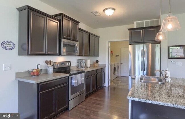 Building Photo - 670 Whitetail Dr