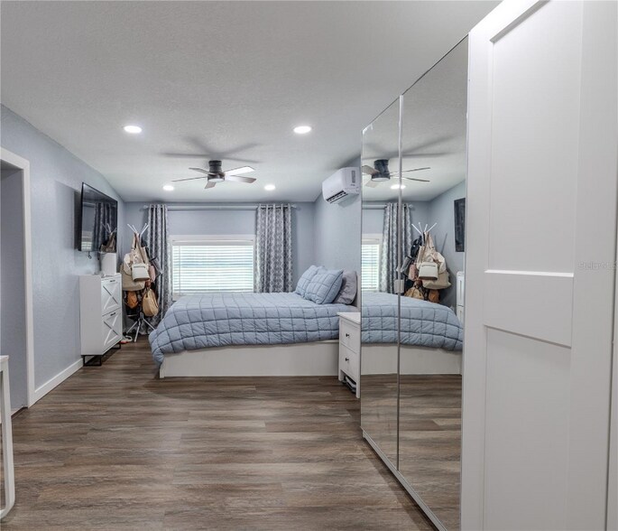 Building Photo - 4210 E Sandalwood Cir S