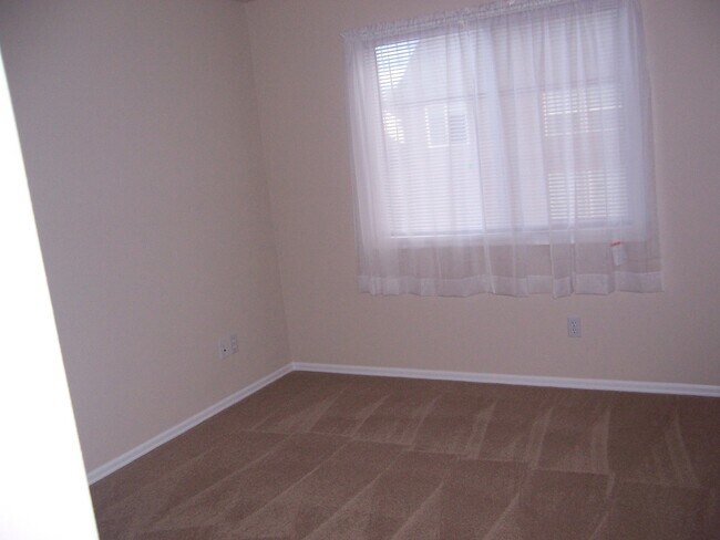 Building Photo - 863 SE Bayshore Cir