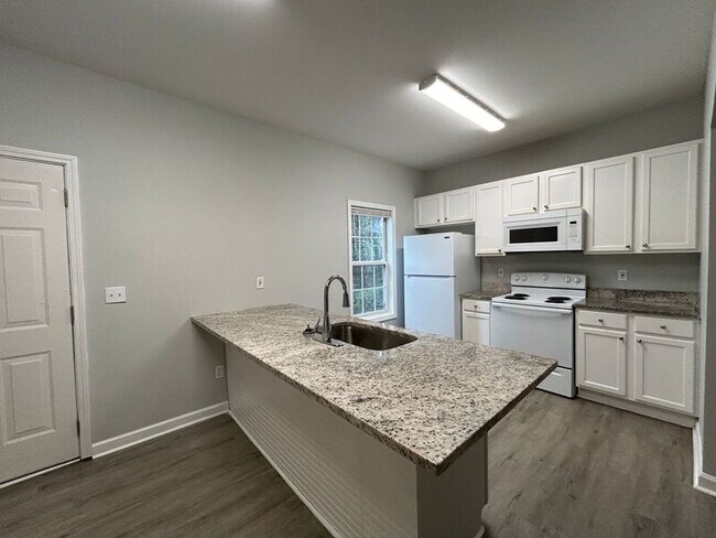 Building Photo - 190 Stanhope Cir NW