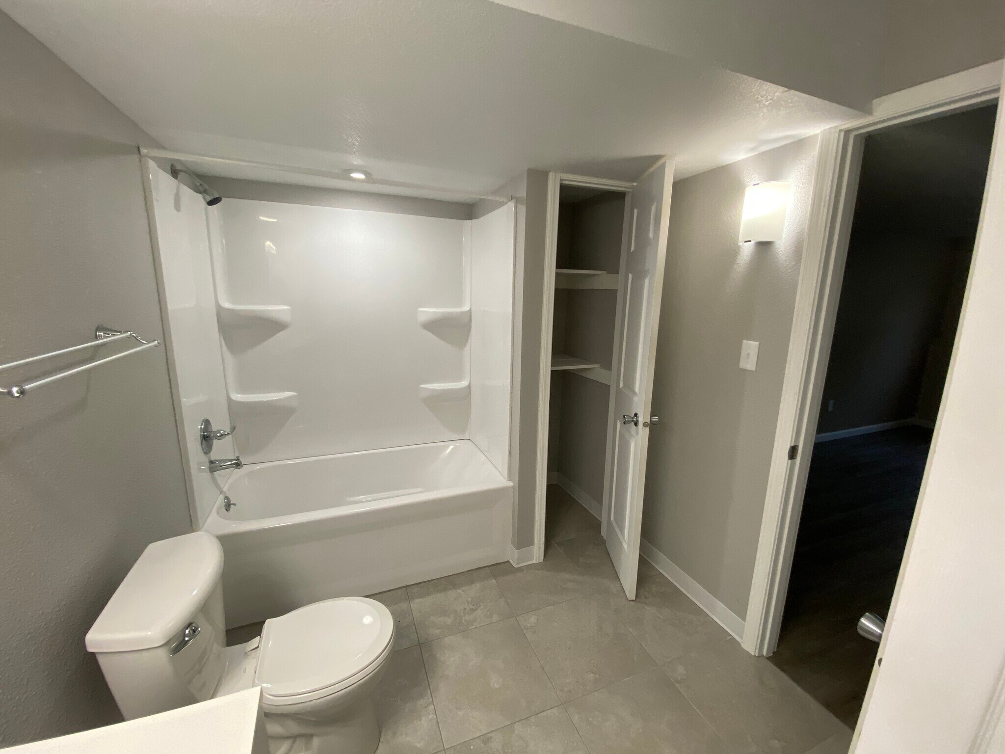 Downstairs bath - 1305 Vine St