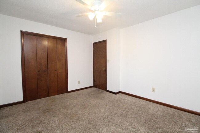 Building Photo - 1455 Acorn Ln