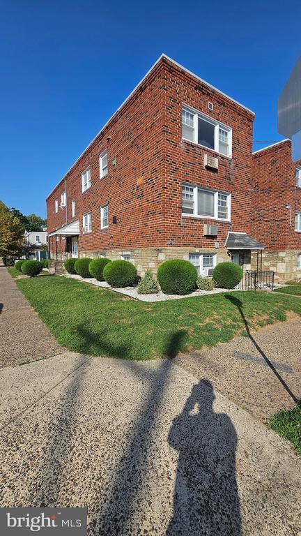 Building Photo - 529 McKinley St