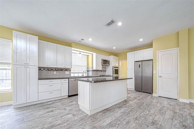 Building Photo - 318 N Cypress Estates Cir