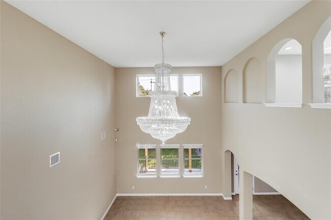 Building Photo - 401 Silver Trail