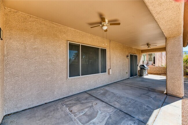 Building Photo - 2253 Laurel Heights Ln