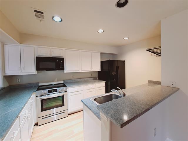 Building Photo - 2954 Allister St