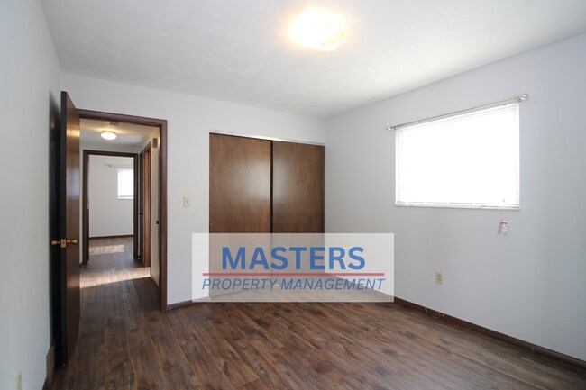 Building Photo - 135 Edgewood Dr