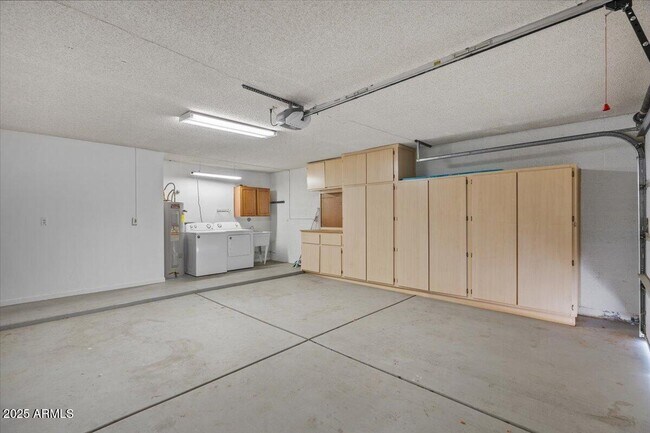 Building Photo - 6020 N 81st St