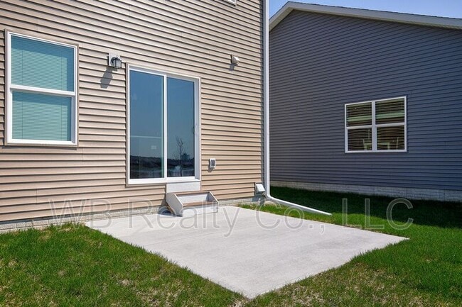 Building Photo - 1214 NW Yorktown Dr