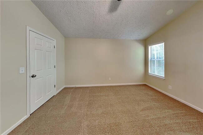 Building Photo - 1049 Braddock Cir