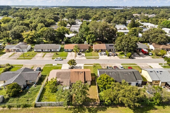 Building Photo - 6921 Longmeade Ln