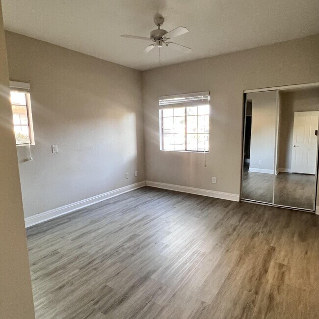 Building Photo - 2 Bed, 2 Bath condo, ground floor unit