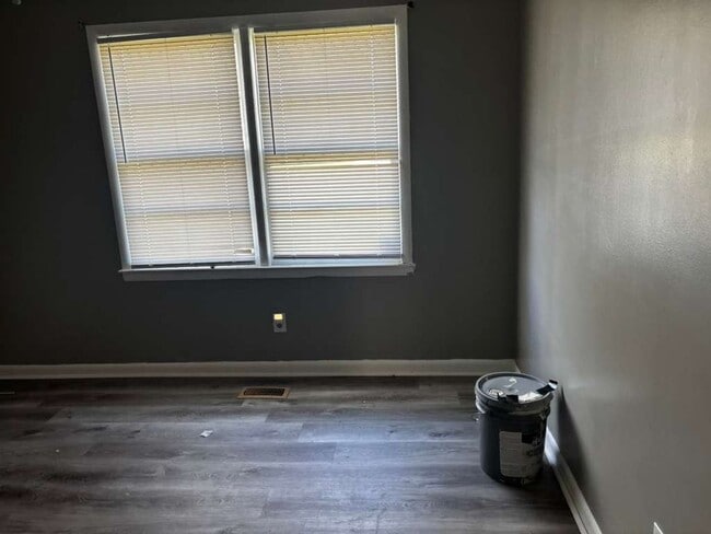 Building Photo - 6521 Cissna Dr