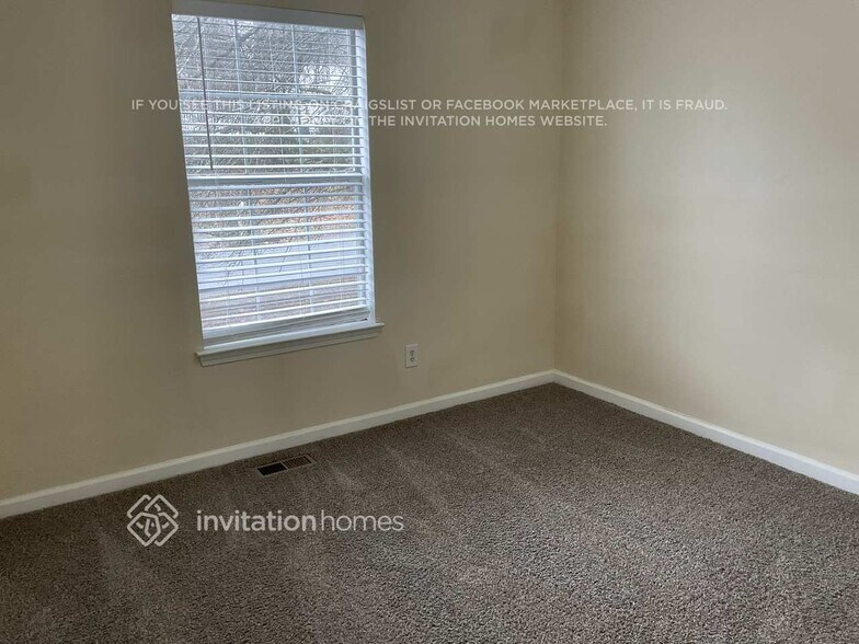 Building Photo - 7339 Essex Dr