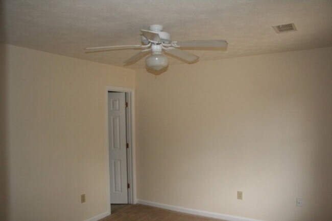 Building Photo - 375 Big Oak Cir