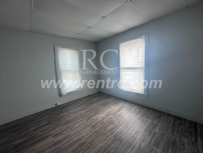 Building Photo - 512 Griffin-