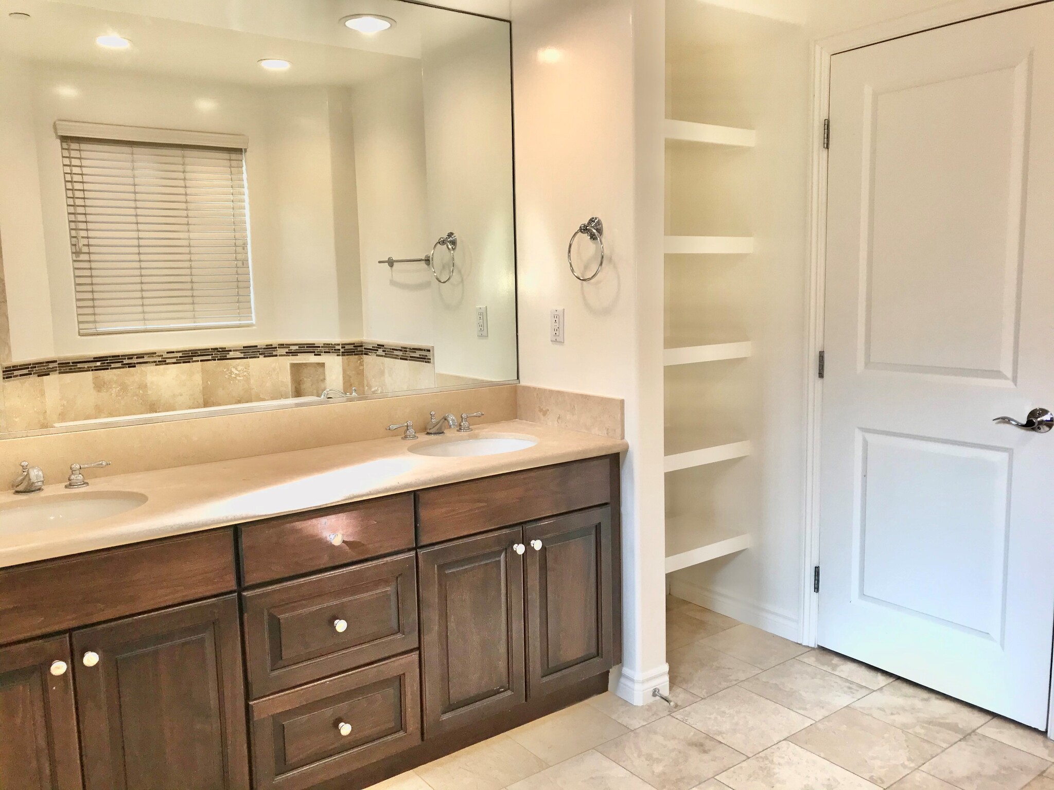 Master Bath - 206 S Lucia Ave