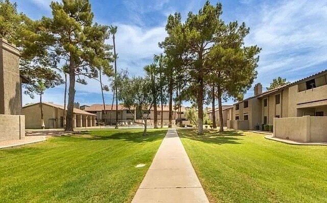 Building Photo - 533 W Guadalupe Rd
