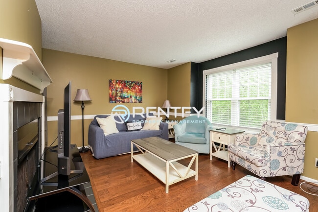 Building Photo - 3810 Old Rosebud Ct